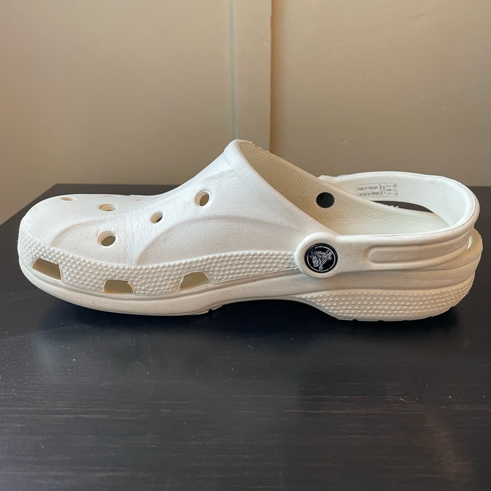 Classic White Crocs - Picture 6 of 9